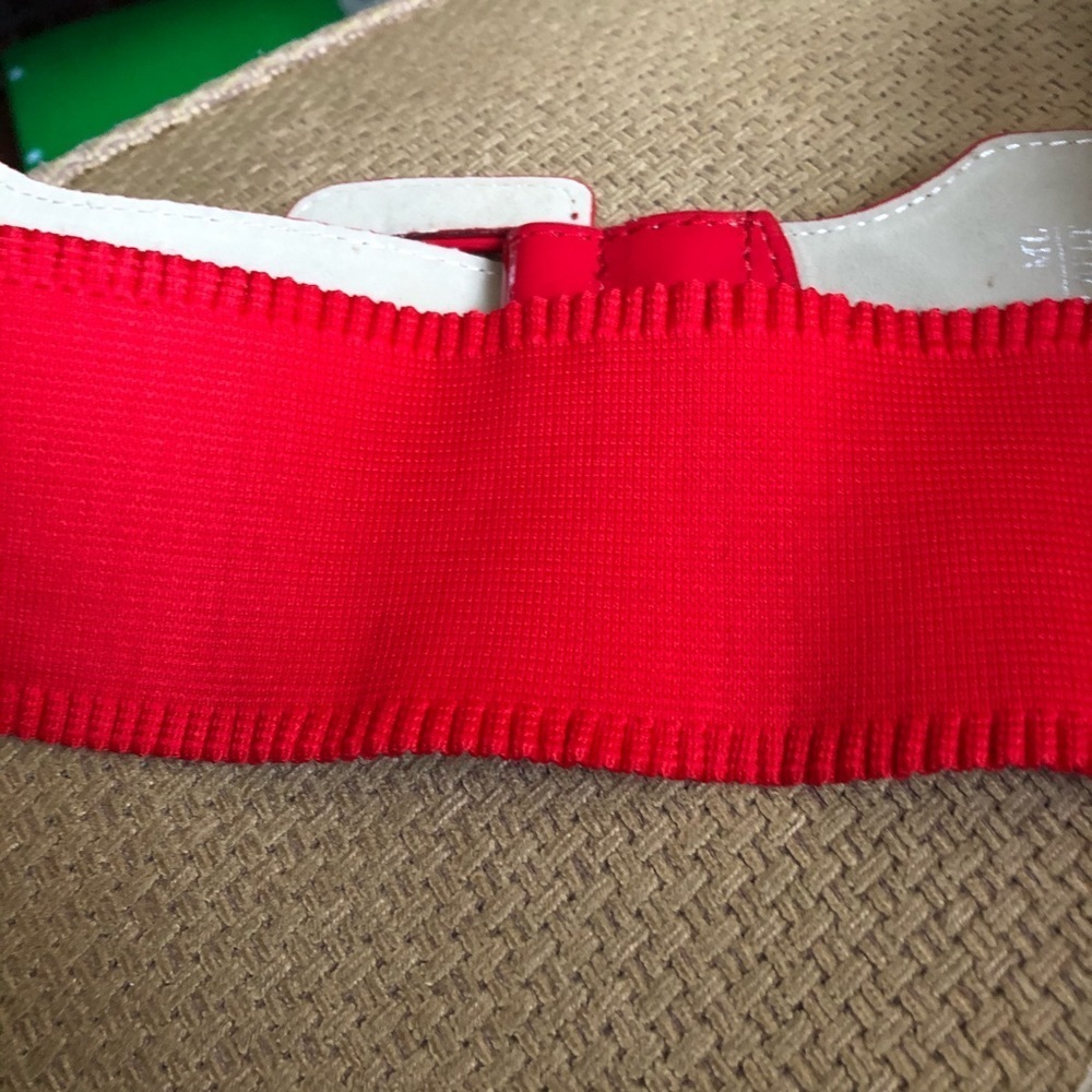 Leather red patent stretch belt M/L - Picture 4 of 12
